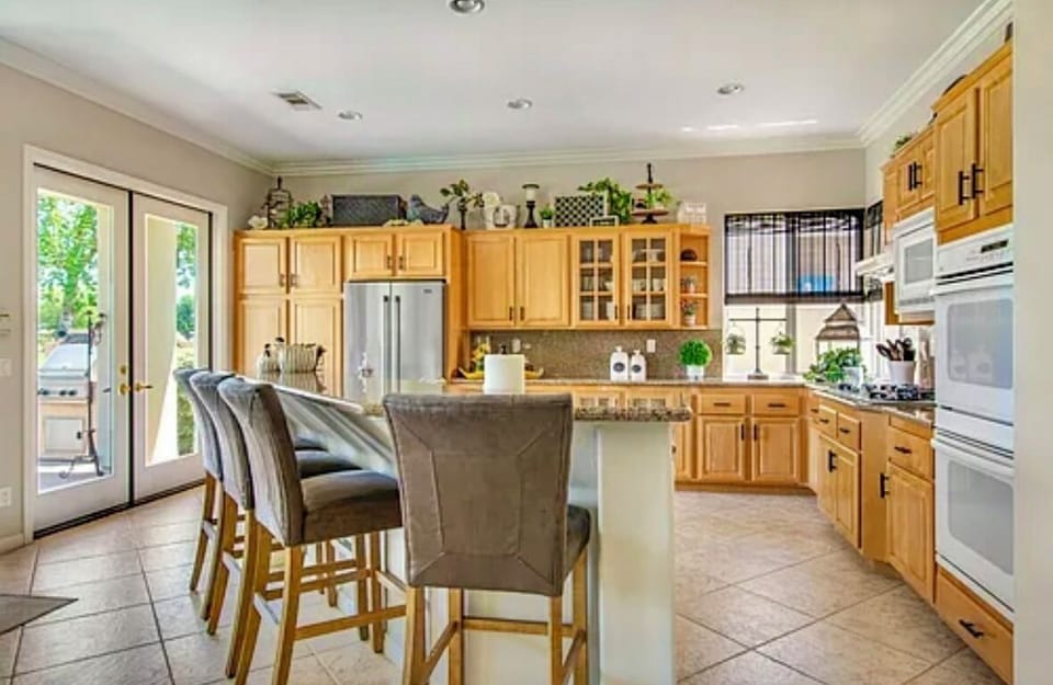Fully stocked kitchen for your convenience