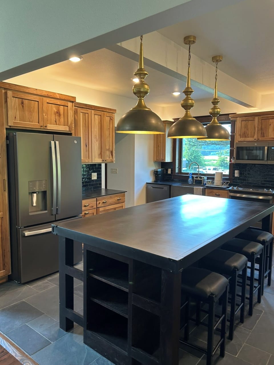 Full kitchen with all the appliances