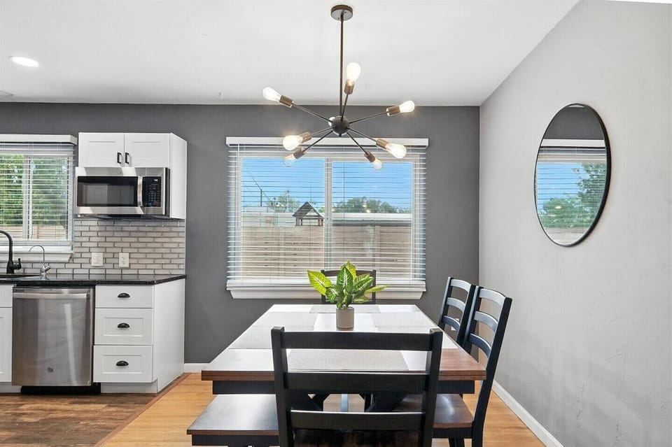 Dining Room for 6