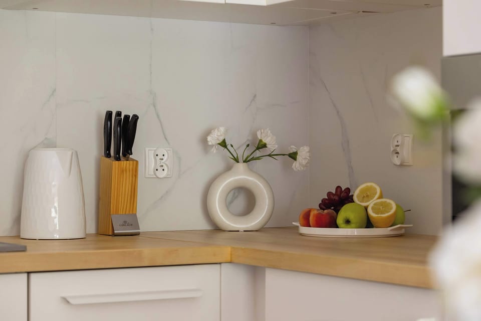Close-up of the wooden worktop in the kitchenette.