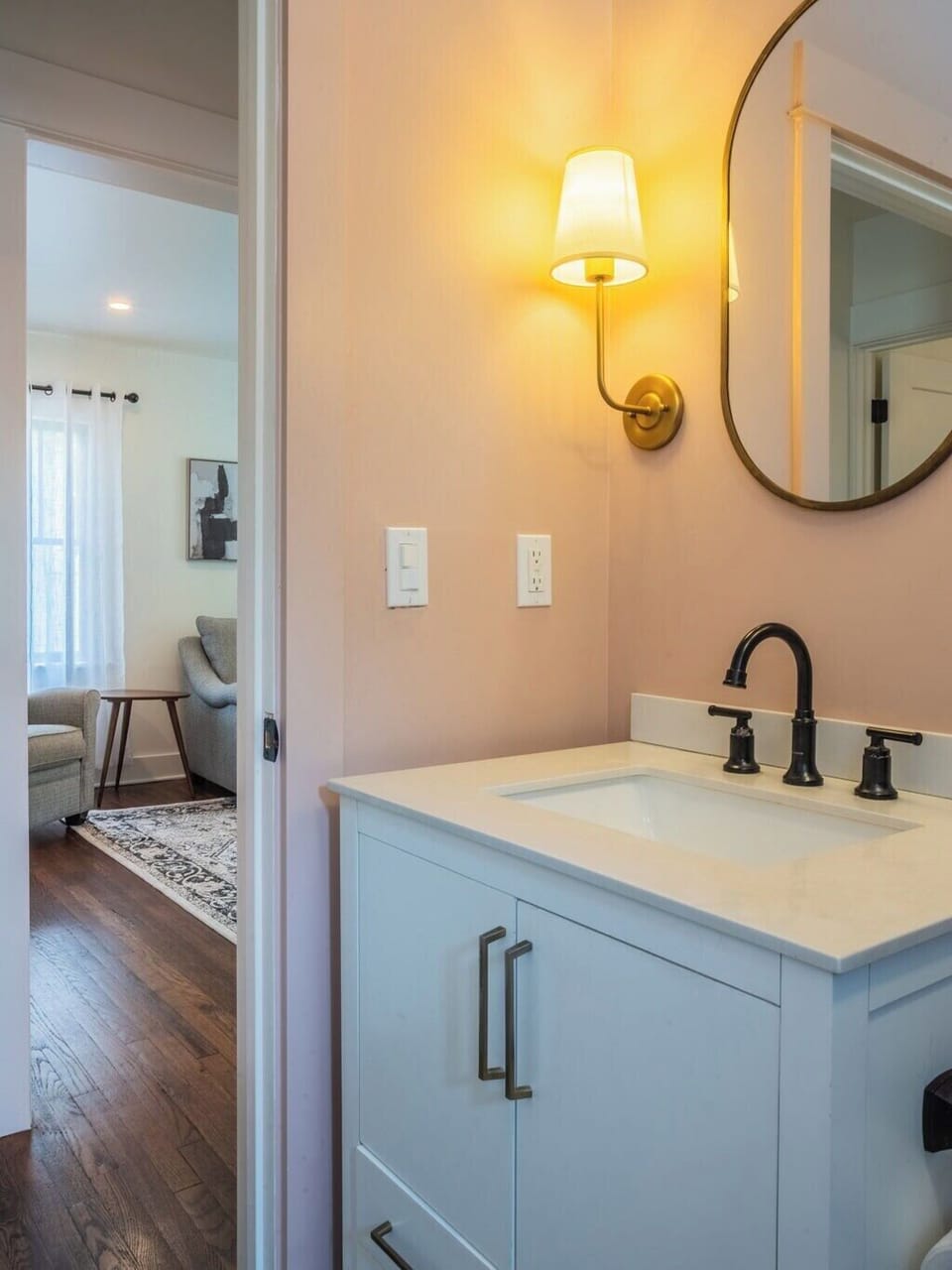 Full guest bathroom