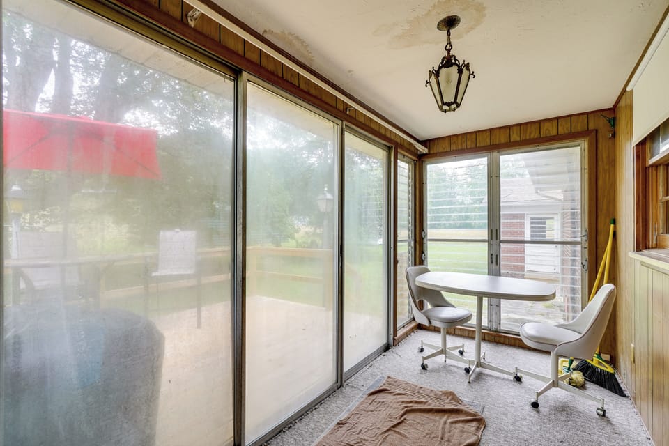 Screened-In Porch