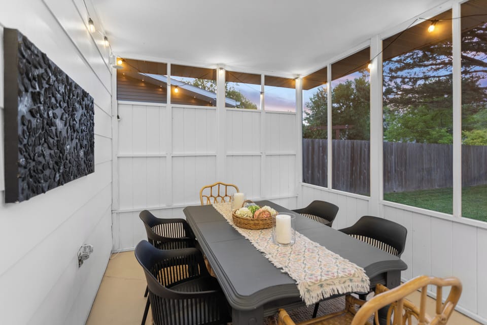 Outdoor dining