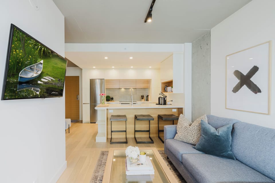 A bright, stylish retreat in the heart of downtown.
