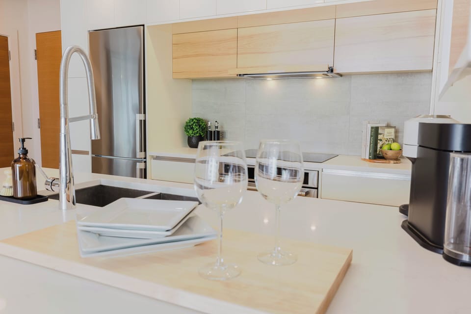 From morning coffee to evening wine, this kitchen is ready for every moment. 