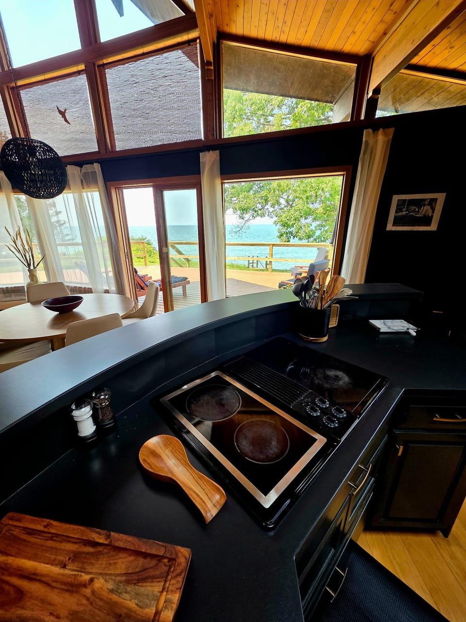 Kitchen & Dining Area