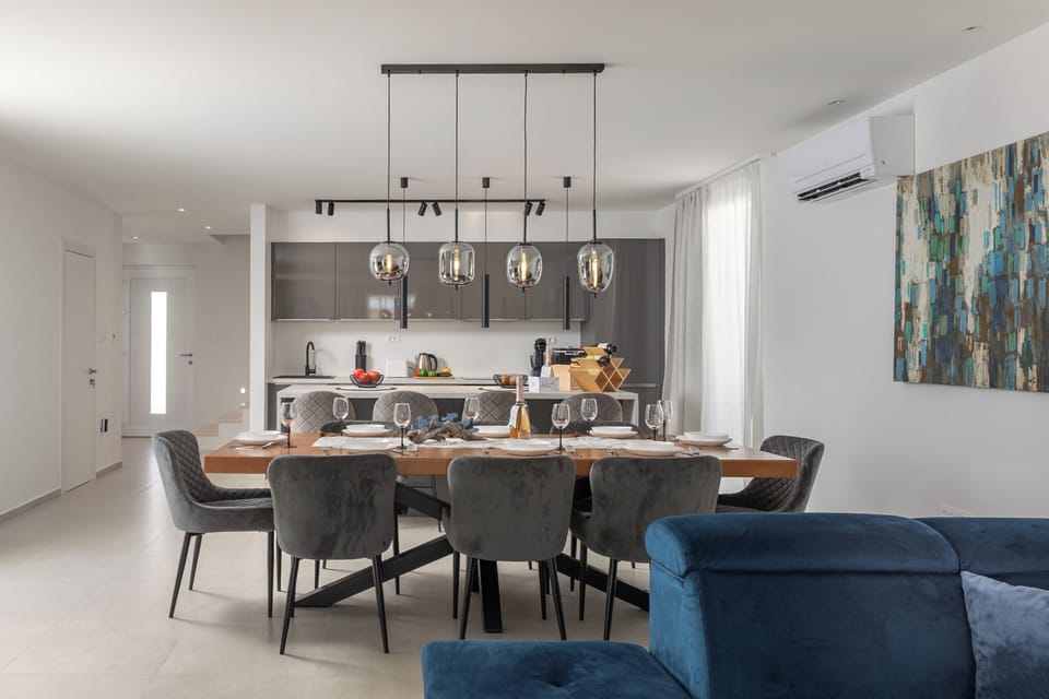 Kitchen and dining area