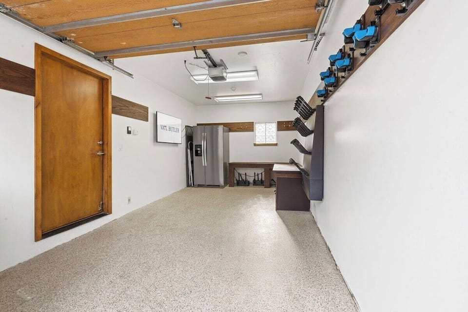 1 Car Garage