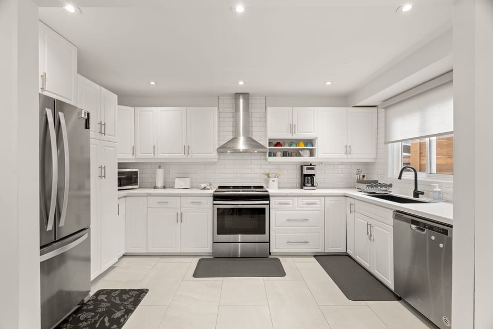 Spacious, fully loaded kitchen. You'll love to cook here!