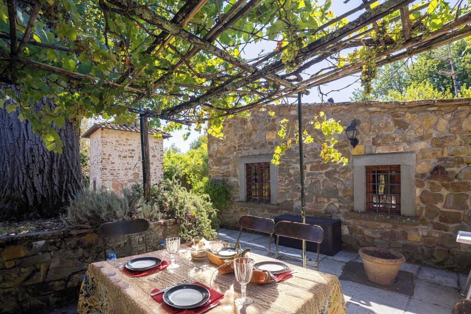 Pleasant and bright dining room
