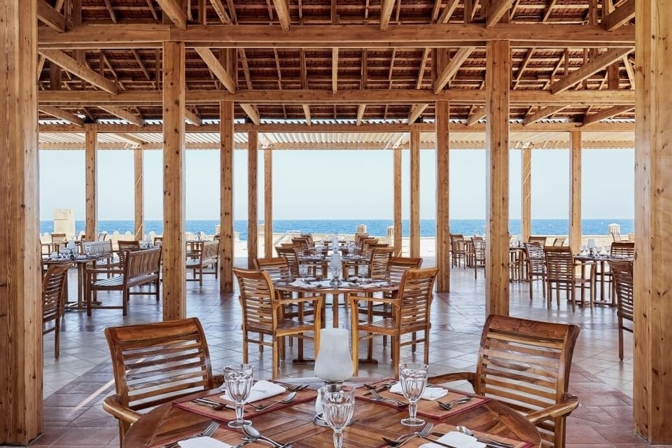 Enjoy shaded al-fresco meals with wide-open sea horizons.