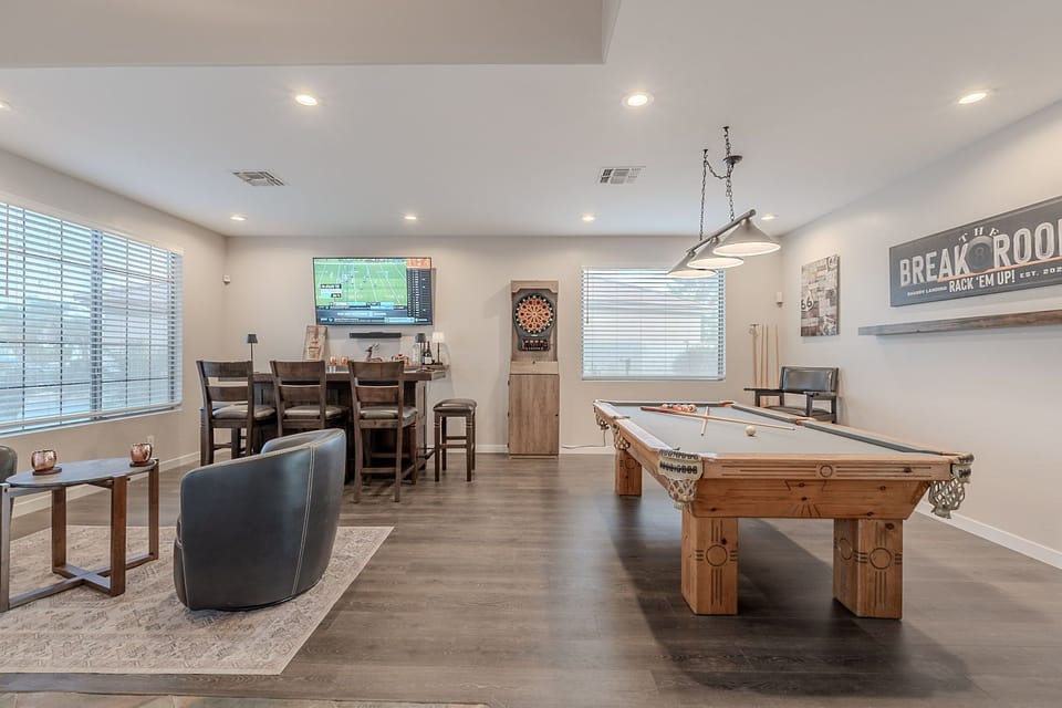 Entertainment / Game Room 
- Darts 
- Pool Table 
- TV 
- Bar 