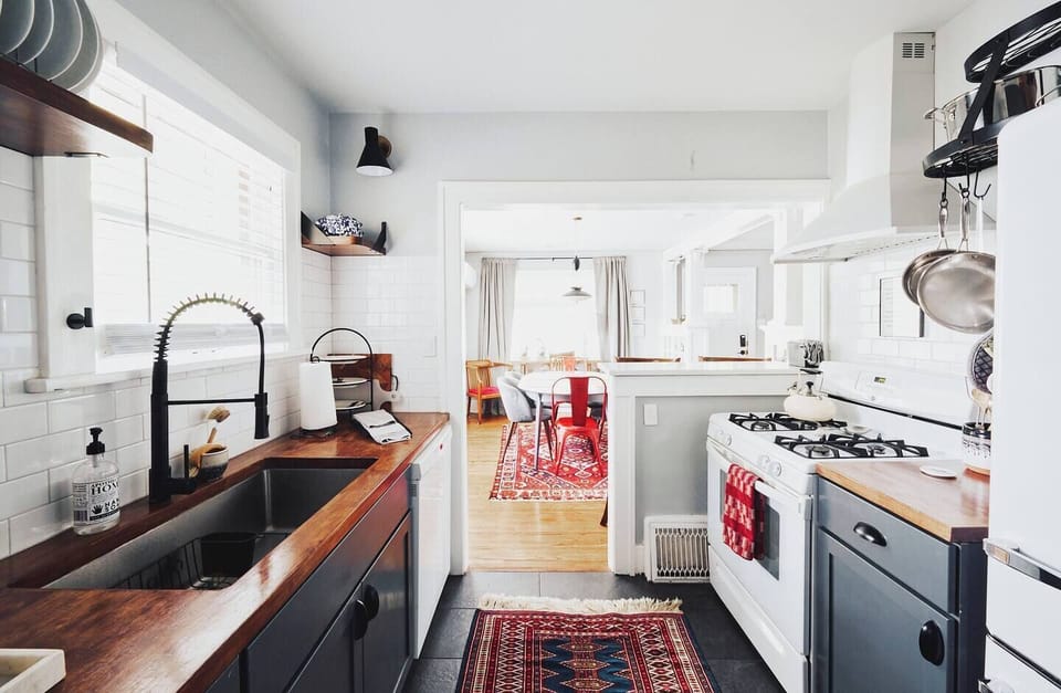 In addition to the rest of the house, quality cleanliness can be expected in the adorable cozy kitchen