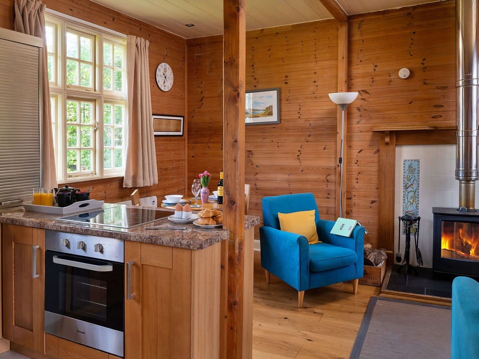 Wood, Flooring, Interior Design, Floor, Furniture, Wood Stain, Cottage, Ceiling, Hardwood, Kitchen