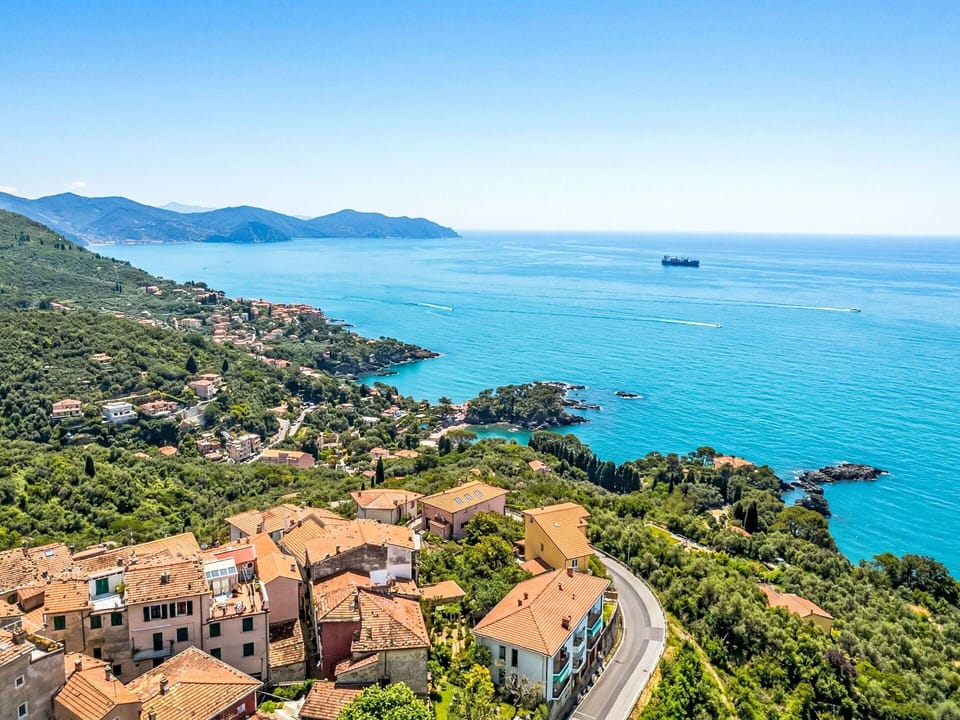 Blue, Water, Body Of Water, Coast, Natural Landscape, Coastal And Oceanic Landforms, Horizon, Sea, Summer, Promontory