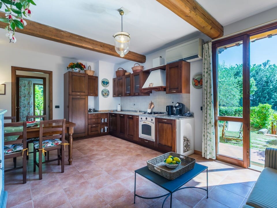 Wood, Furniture, Table, Kitchen & Dining Room Table, Chair, Dining Room, Wood Stain, Hardwood, Houseplant, Eco Hotel