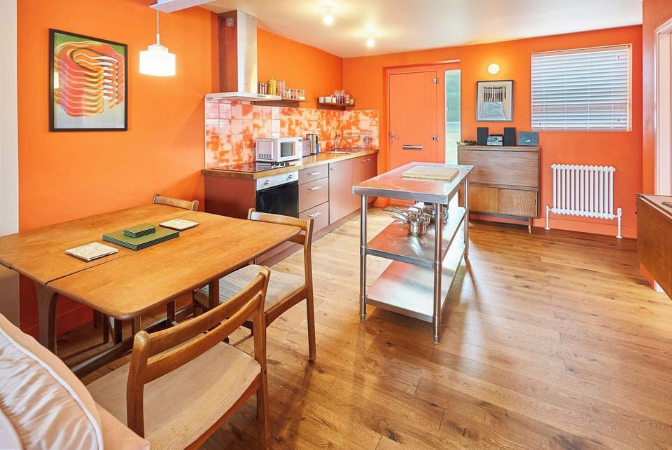 Apartment 1, Lewes Road, Newhaven - Host & Stay