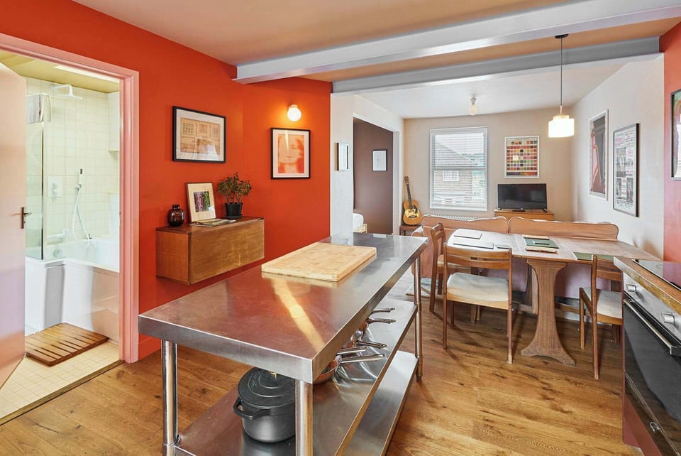 Apartment 1, Lewes Road, Newhaven - Host & Stay