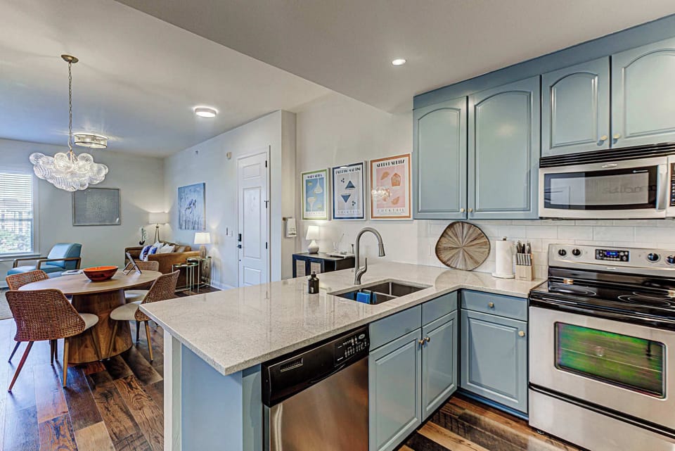 Full kitchen 
