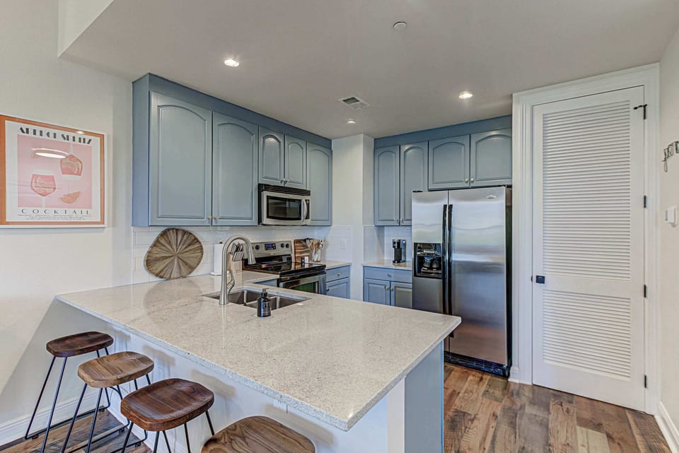Prepare your favorite meals in the full kitchen 