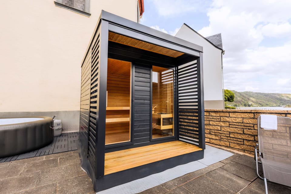 Finnische Sauna auf der Terrasse