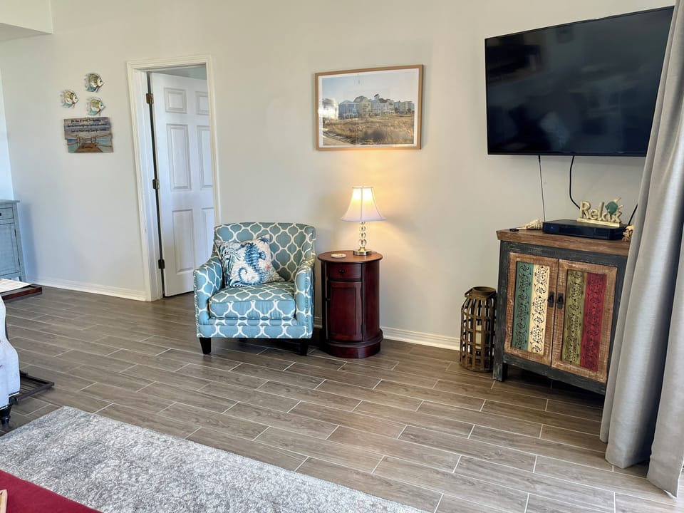 Living Area - TV