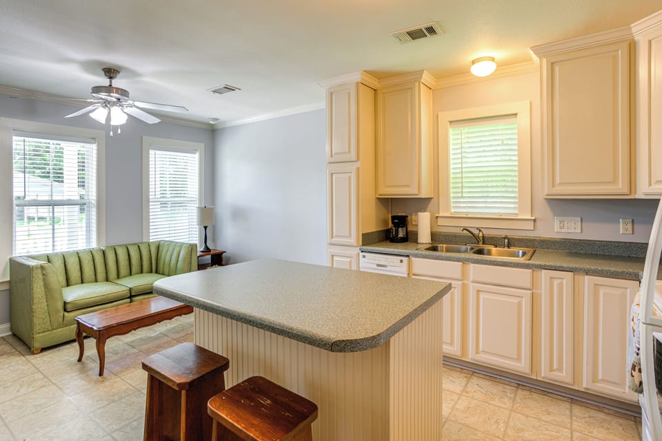 Kitchen | Dishwasher | Drip Coffee Maker | Seating