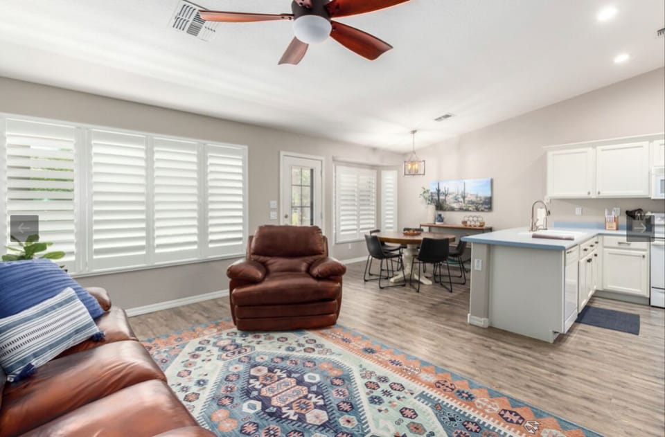 Great room with vaulted ceilings