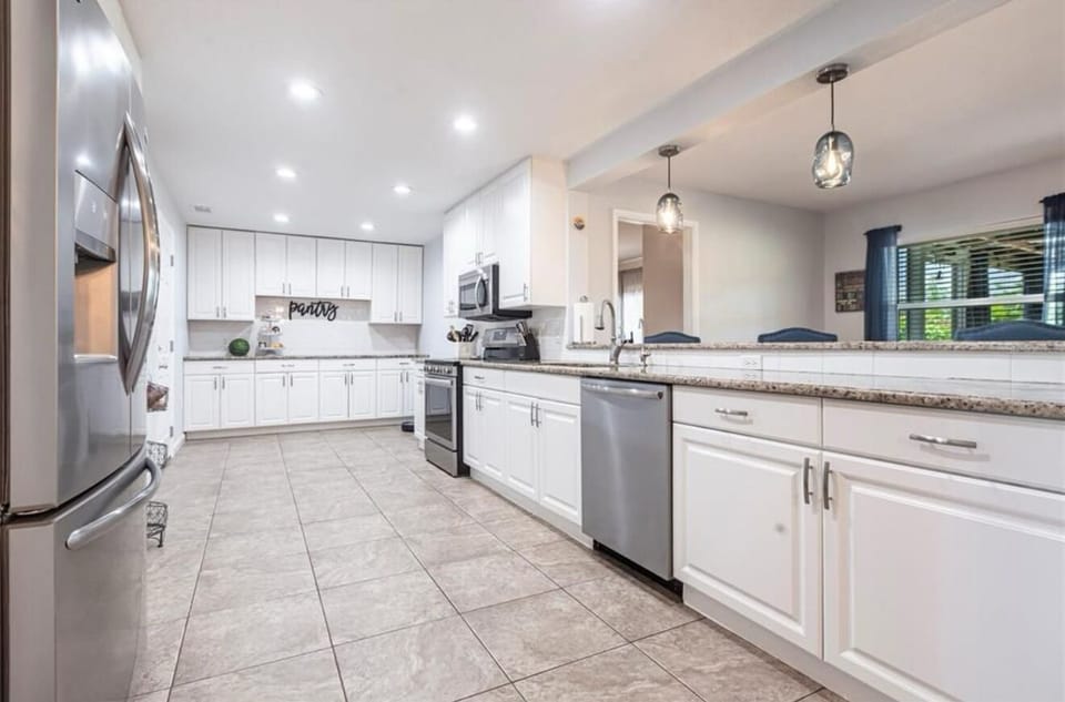 Large kitchen to prepare your favorite meals.