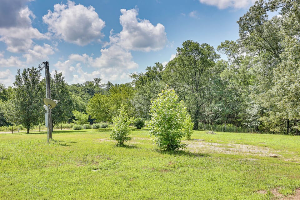 70-80′ Gravel Parking Area | Boat Trailer Parking Allowed