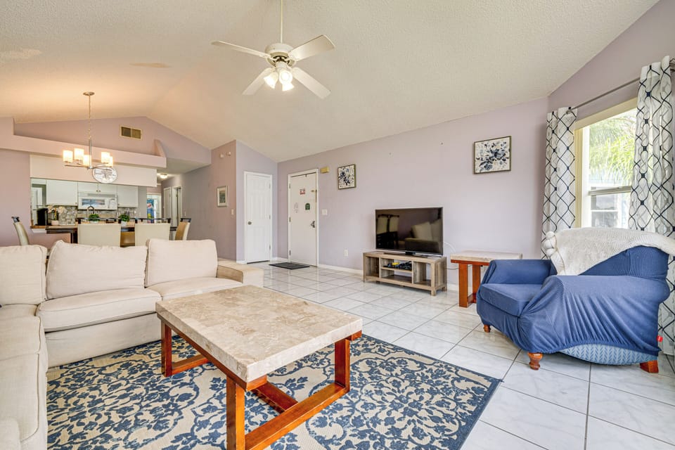 Living Room | Smart TV