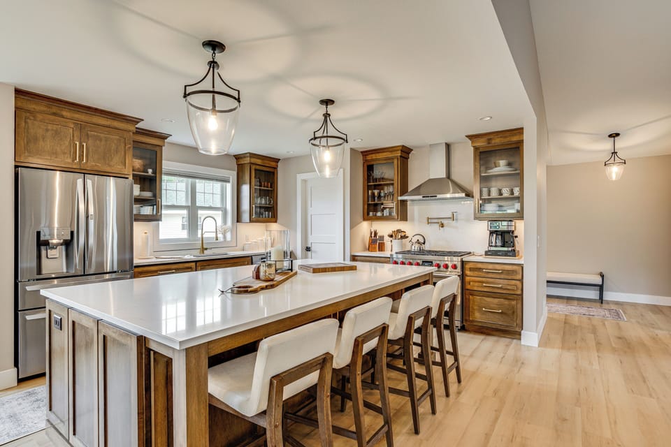 Kitchen | Main Level | Drip/Pod Coffee Maker | Blender | Cooking Basics