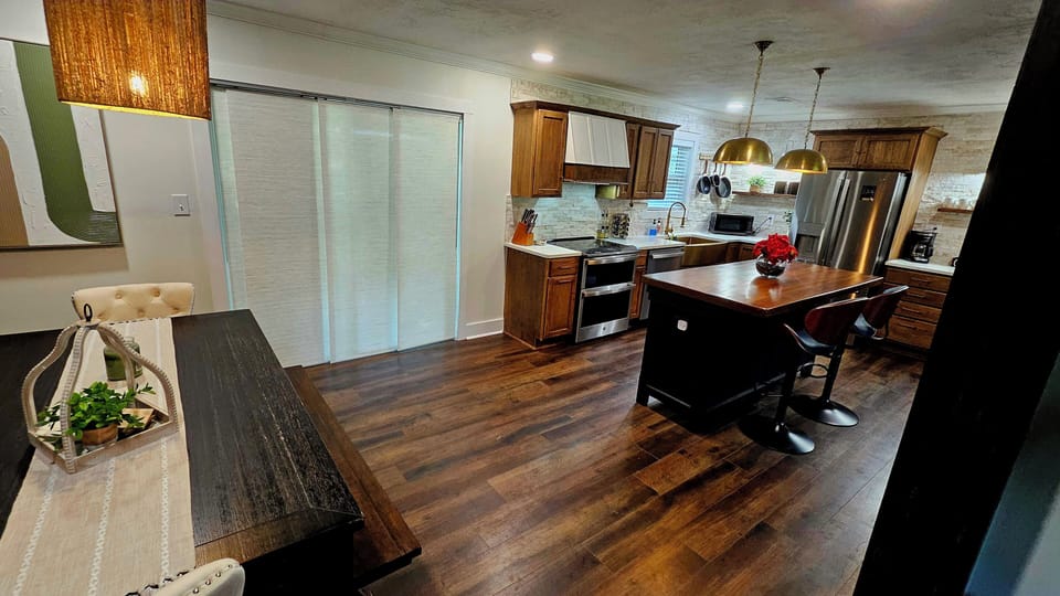 Kitchen & Dining Room