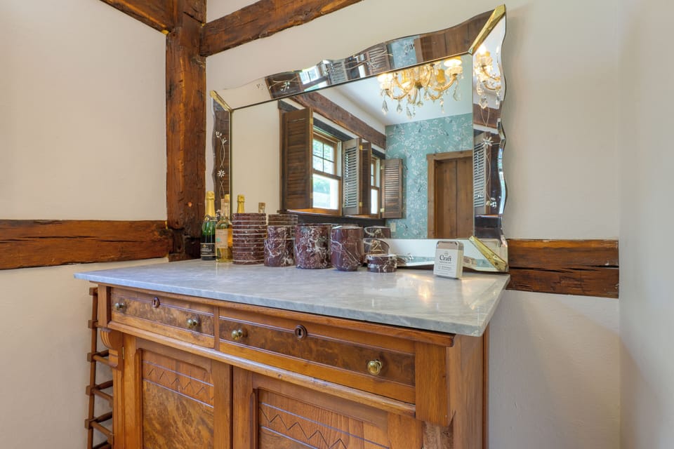 Wet bar.