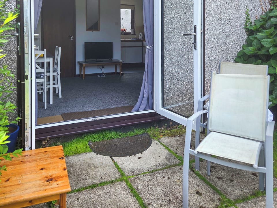Sitting-out-area | Strawberry Hill, Hayle