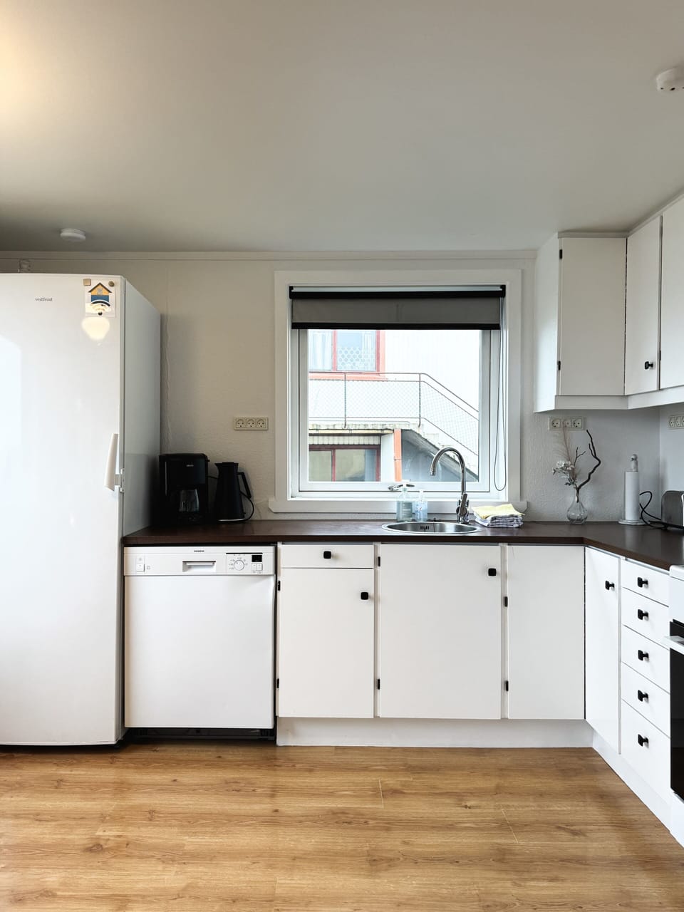 The kitchen is fully equipped and open, offering everything you need to prepare meals during your stay.