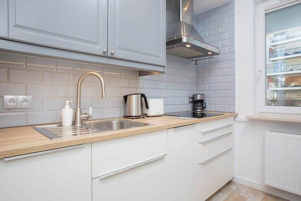 Fully equipped kitchen.