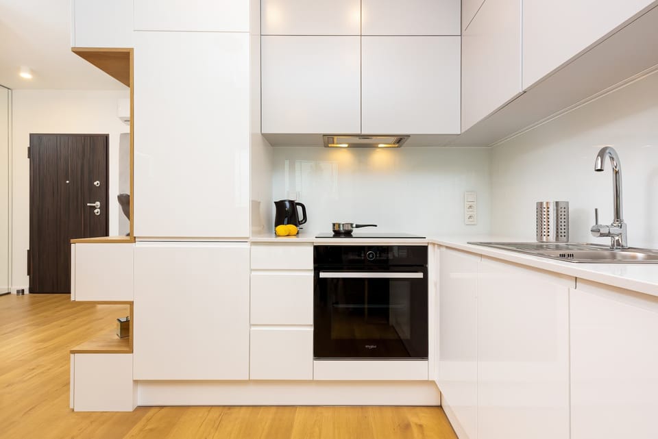 Fully equipped kitchenette