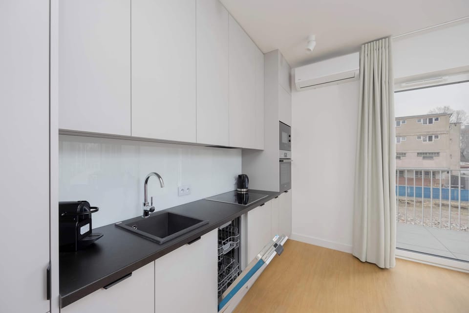 Modern, fully equipped kitchenette. 