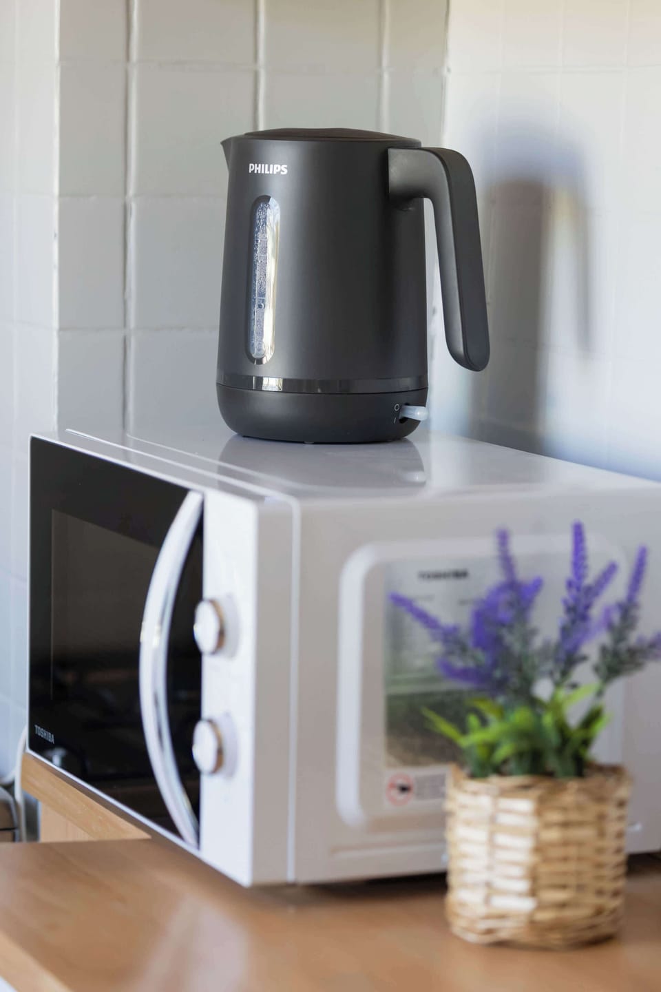 The microwave and electric kettle let you easily prep something warm between sightseeing and relaxing.