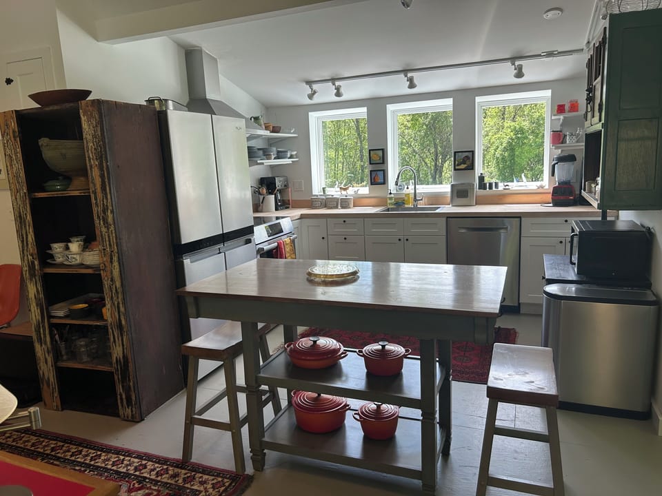 Full kitchen looking south.