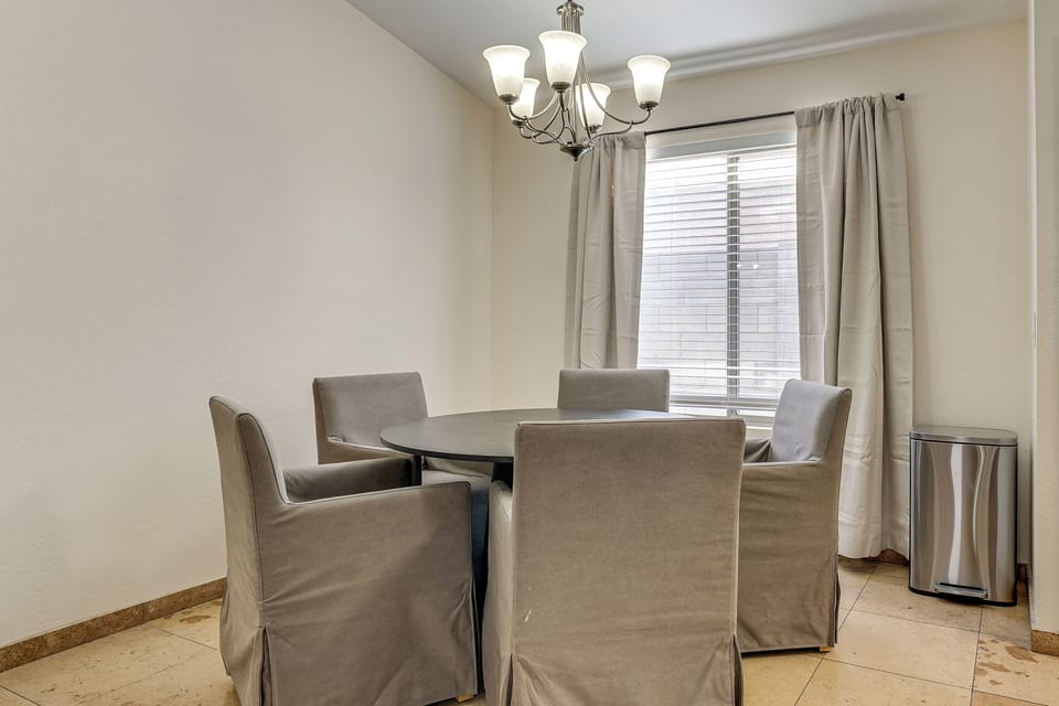 Dining Area | Open Floor Plan | Central A/C & Heating