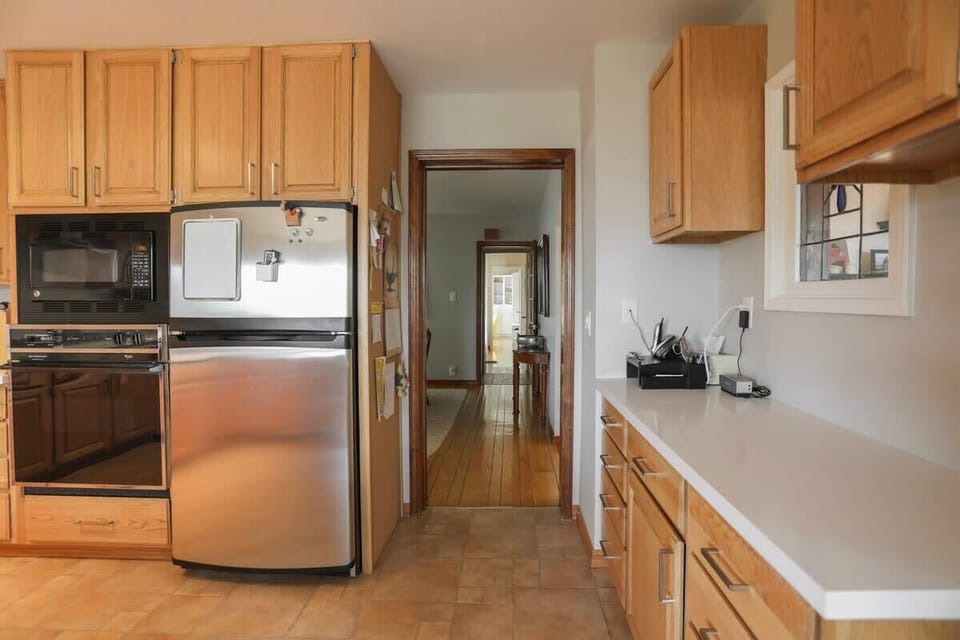 Full kitchen
