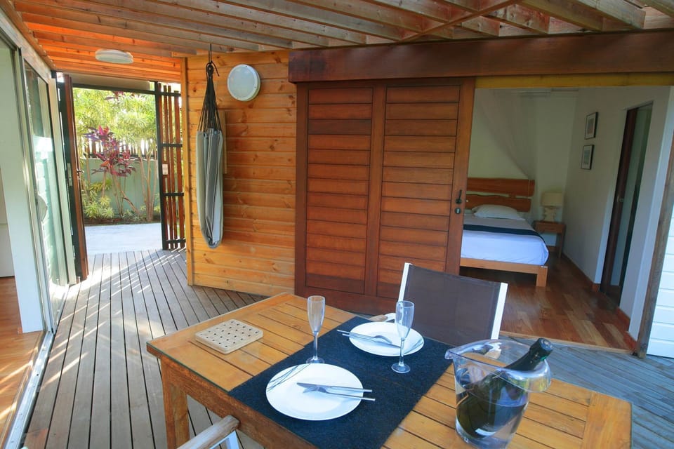2-Terrasse-Cottages-Deshaies-Plage-Grande-Anse-Vacances-Guadeloupe-2