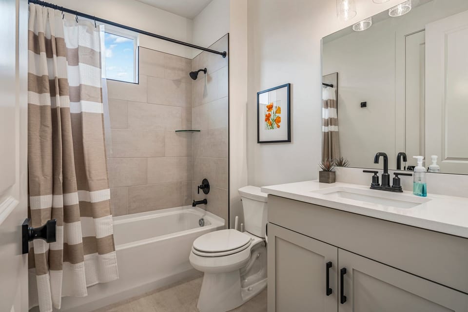 1373 Bathroom