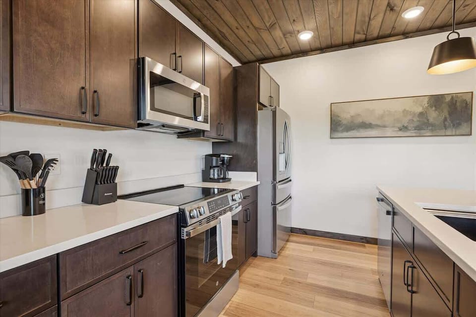 Meals are a breeze with modern appliances.