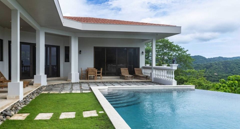 Private pool, peaceful vibes.