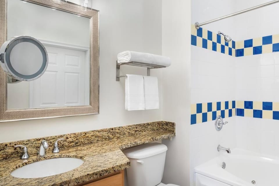 NASHB_1709_Bathroom_0011
