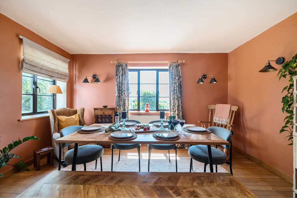 Sigwells House, Sherborne: Enjoy dining together