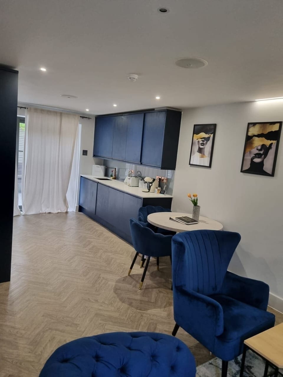 Living Room / Lounge